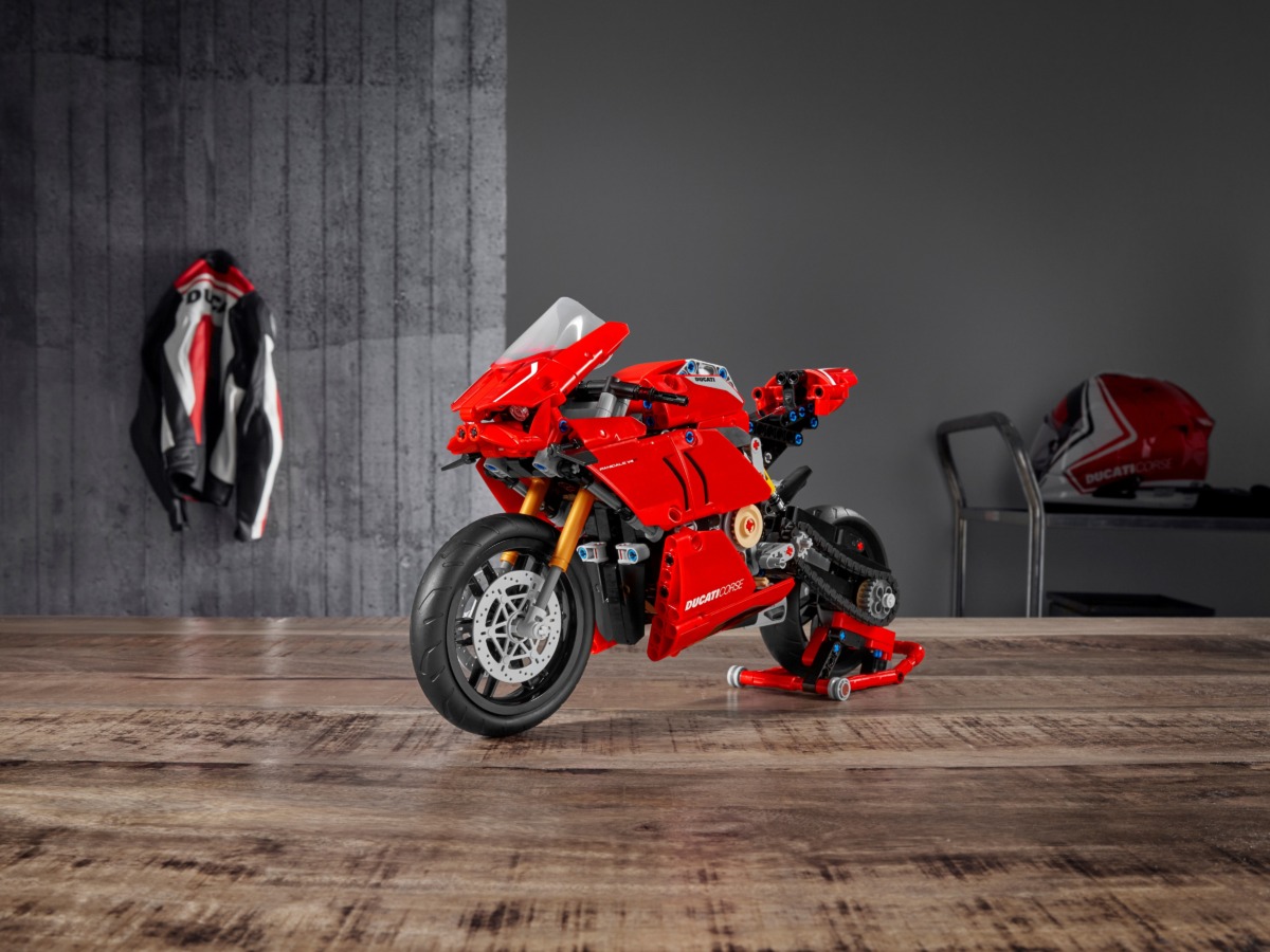 lego 42107 ducati panigale v4 r scaled